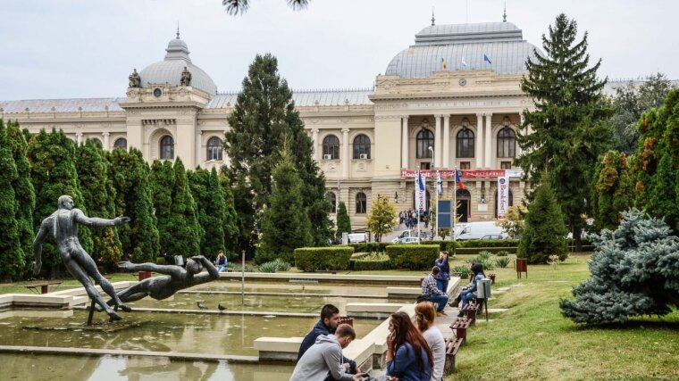 Universitatea AIC Iasi - Hauptgebäude