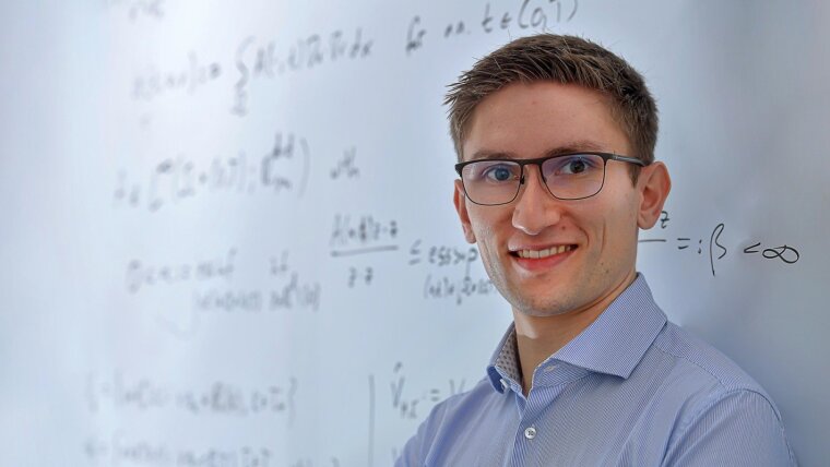 Roland Maier will in seinen Lehrveranstaltungen Studierende für Mathematik begeistern.