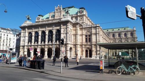 Die Wiener Staatsoper im Zentrum der Stadt