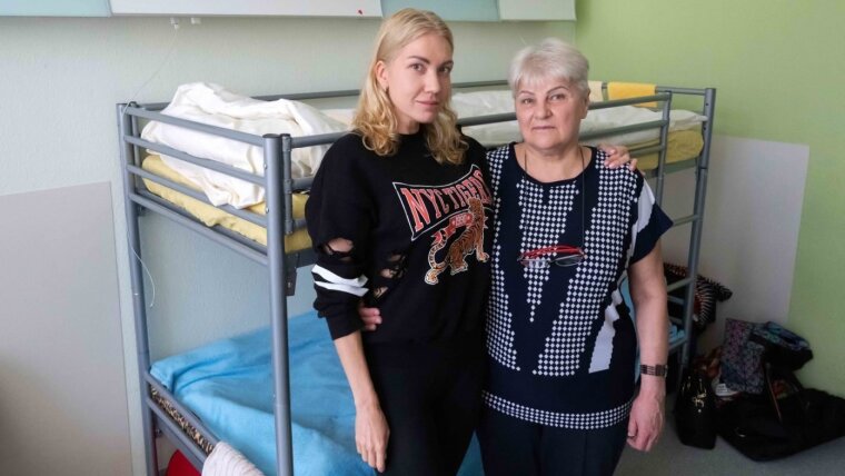 Froh, nun eine gute Unterkunft zu haben, sind Viktoriia Tkach (l.) ihre Mutter Swetlana Shelukina.