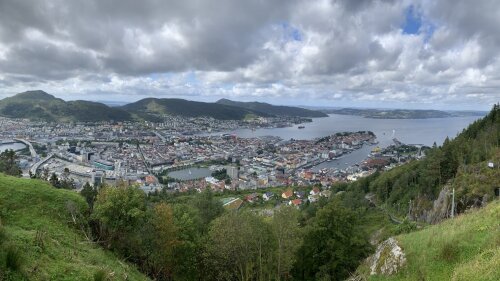 Ausblick vom Berg Floeyen Bergens Zentrum