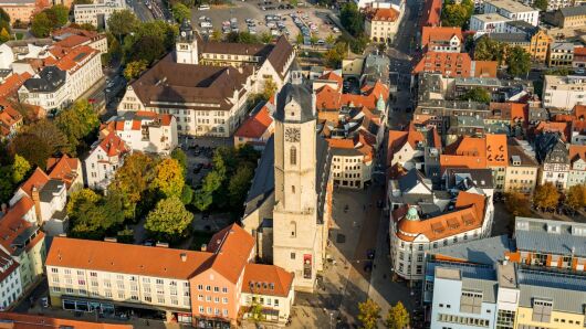 Blick vom Turm des Hauptgebäudes der FSU Jena Richtung Stadtkirche