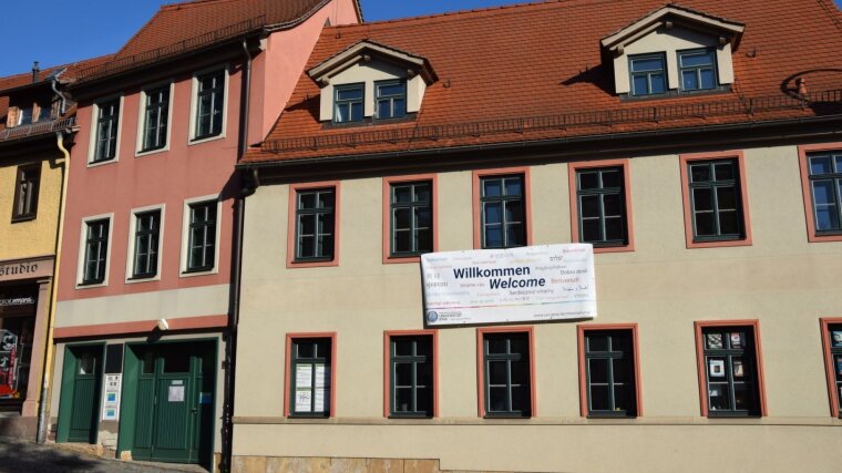 Internationales Centrum (Haus auf der Mauer)