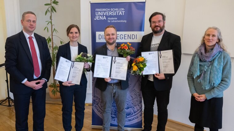 teaching award to: Sabine Best, David Zakotz, Johannes Kretzschmar via Prof. Dr. Kim Siebenhüner an Michael Rabich