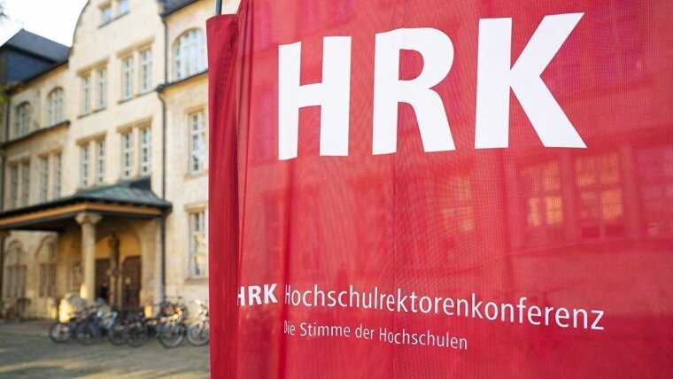 Zur Weiterbildung der Hochschulrektorenkonferenz (HRK).