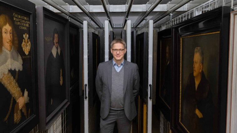 Prof. Dr Johannes Grave in the Custody's Depot of Paintings.