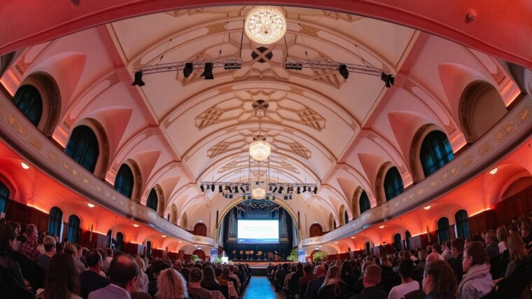 Platzhalterbild — Der Saal im Volkshaus bei der Feierlichen Immatrikulation