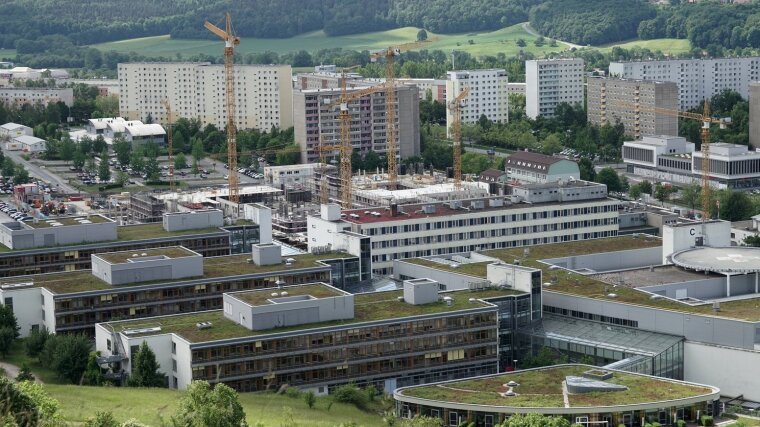 Foto: Blick auf das Klinikum der Universität Jena