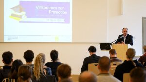 Begrüßung durch den Vizepräsidenten für wissenschaftlichen Nachwuchs und Gleichstellung, Prof. Uwe Cantner