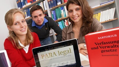 Mitglieder der ersten studentischen Rechtsberatung PARAlegal